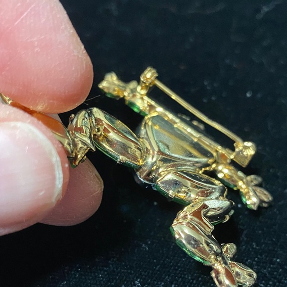 Colorful vintage Frog Brooch with Blue and Green crystals - Picture 5 of 10